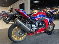 HONDA CBR-1000 RR-R FIREBLADE