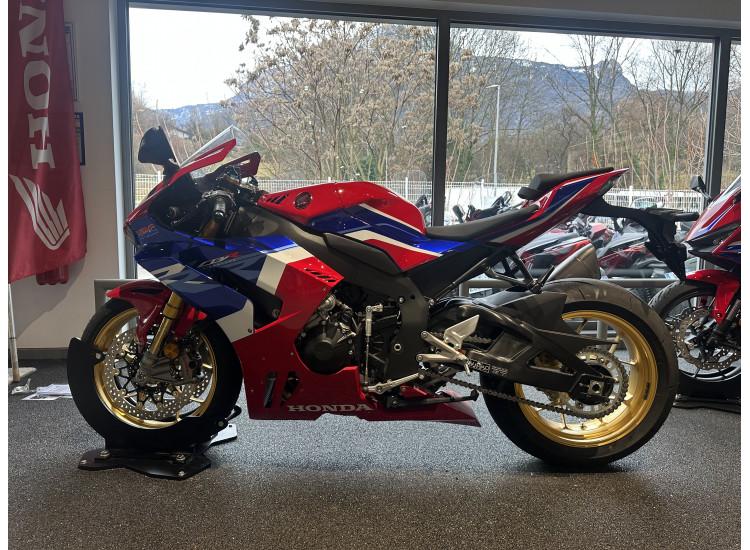 HONDA CBR-1000 RR-R FIREBLADE