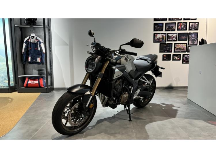 HONDA CB650R E-CLUTCH